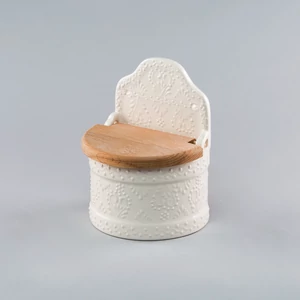 fali-sotarto-feher-irokas